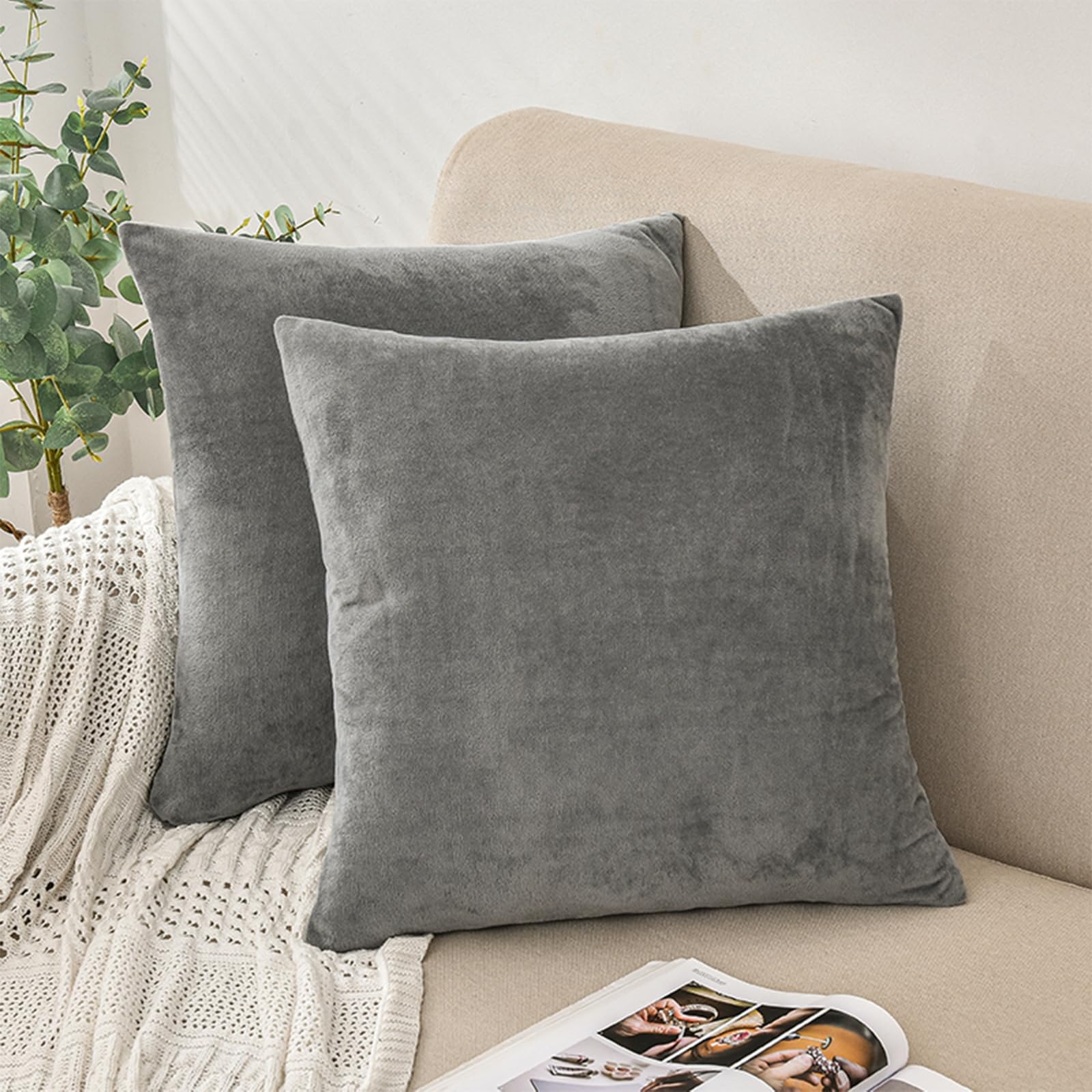 AMFUN Set of 2 Velvet Cushion Covers, Gray 45 x 45 cm Luxury Velvet Square Throw Pillow Cases, Decorative Throw Pillowcases with Invisible Zipper, for Livingroom Sofa Bedroom