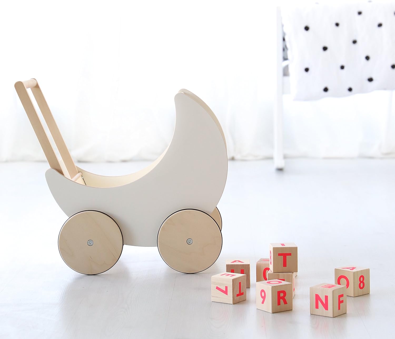 Amazon Ooh Noo Toy Pram トイプラム スロベニアの月形木製手押し車 手押し車 プルトイ おもちゃ Amazon Ooh Noo Toy Pram トイプラム スロベニアの月形木製手押し車 手押し車 プルトイ おもちゃ
