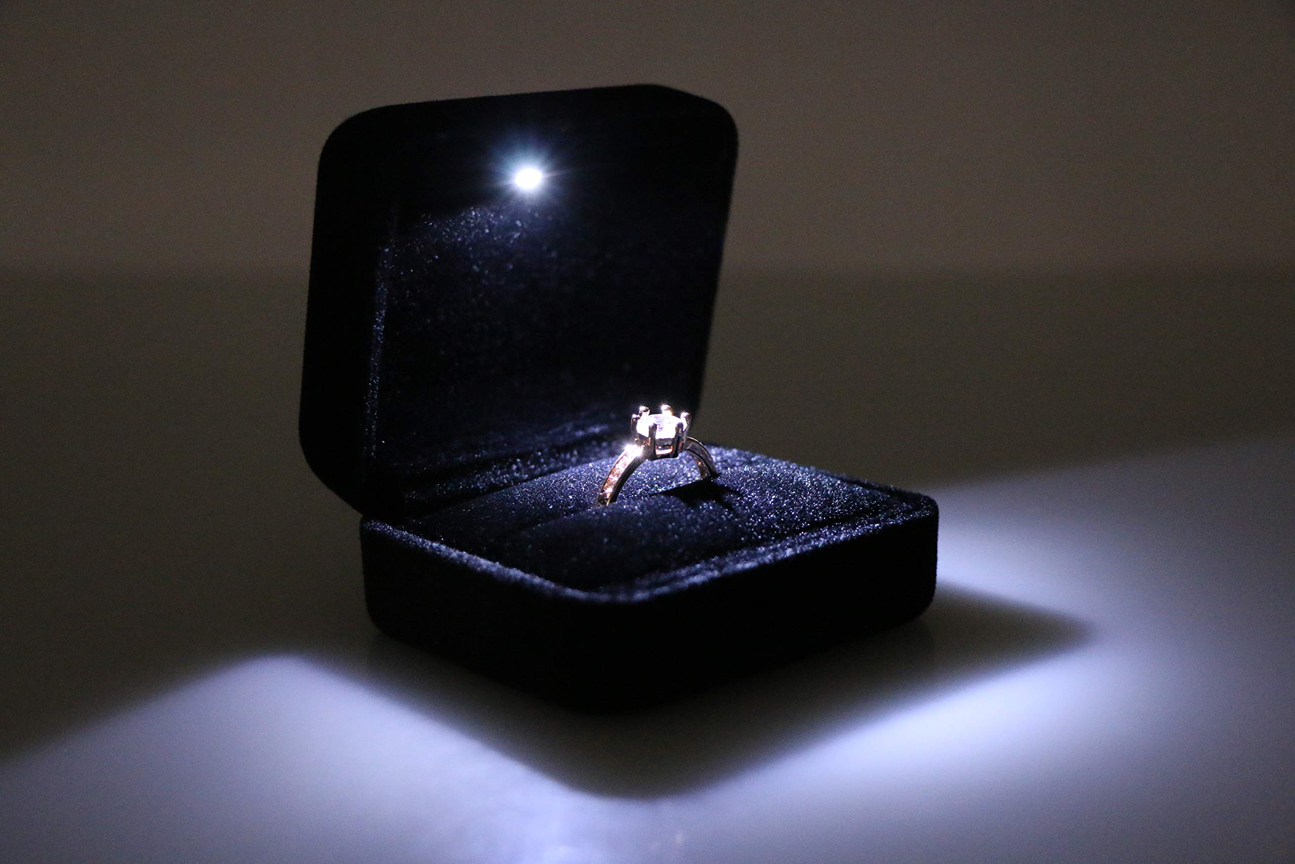 Omeet Omeet Velvet Metal Glossy with LED Jewelry Gift Box for Proposal, Engagement, Wedding - Easy to fit into Your Pocket or Handbag