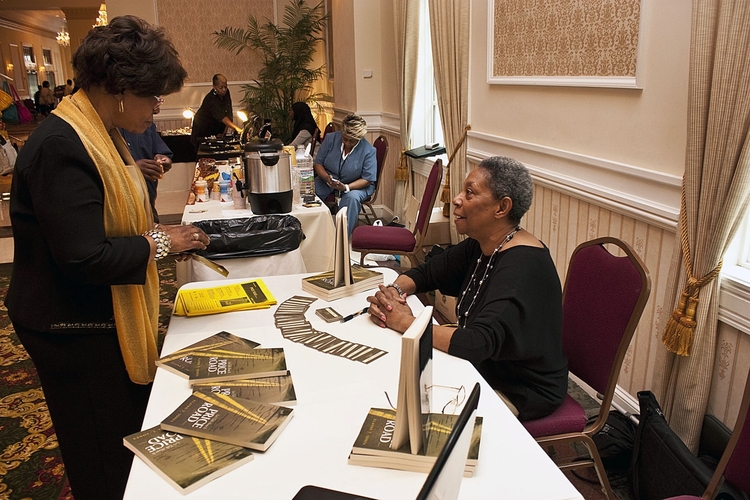 Price Road Let S Talk About It Jones Elaine T 9780595483662 Amazon Com Books