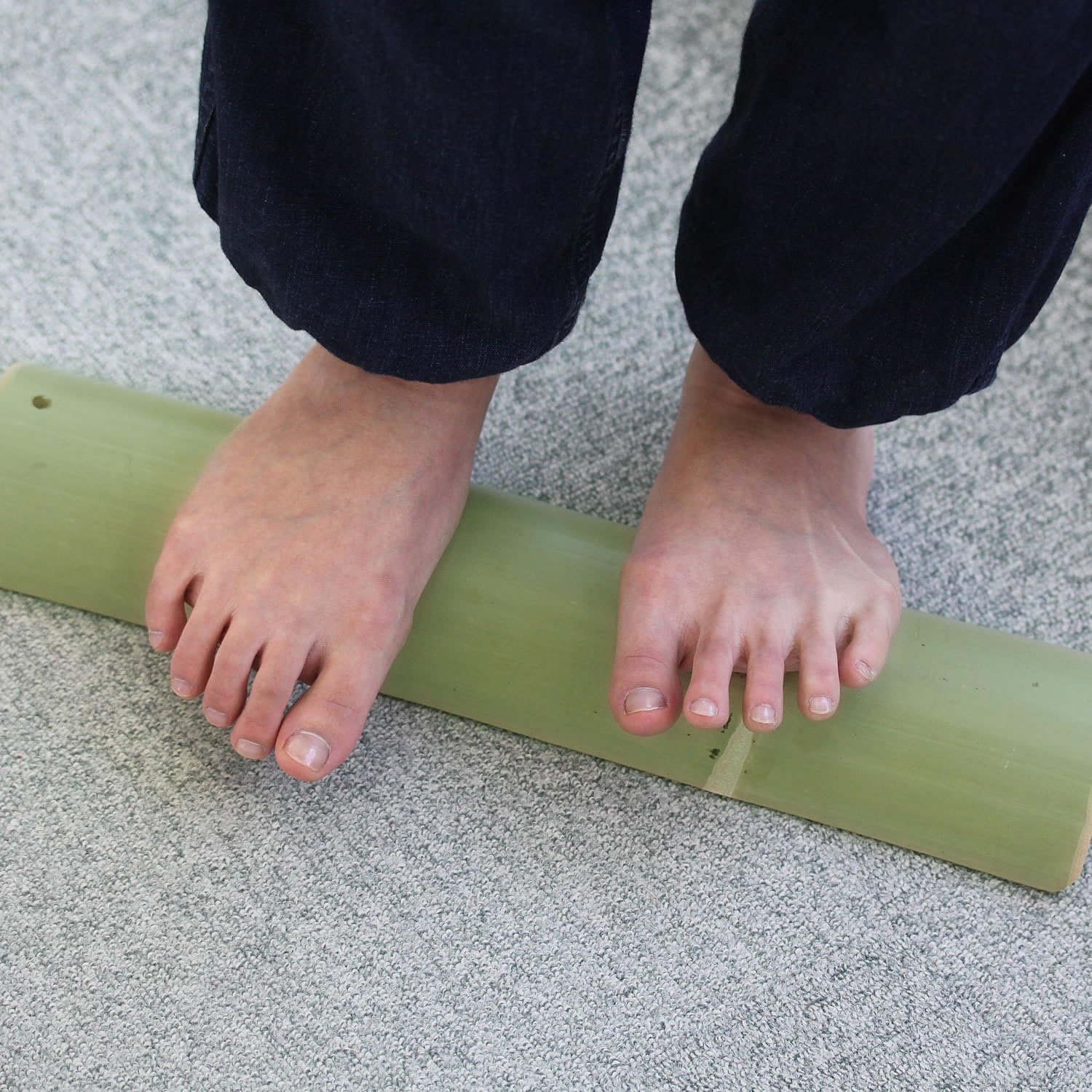 Amazon 国産 丈夫な二節付 青竹踏み 無塗装の天然竹そのままの踏み心地 足のむくみ メタボ防止に足裏マッサージ器 あおたけふみ アオタケフミ 踏み竹 虎斑竹専門店 竹虎 マッサージ ツボ押しグッズ