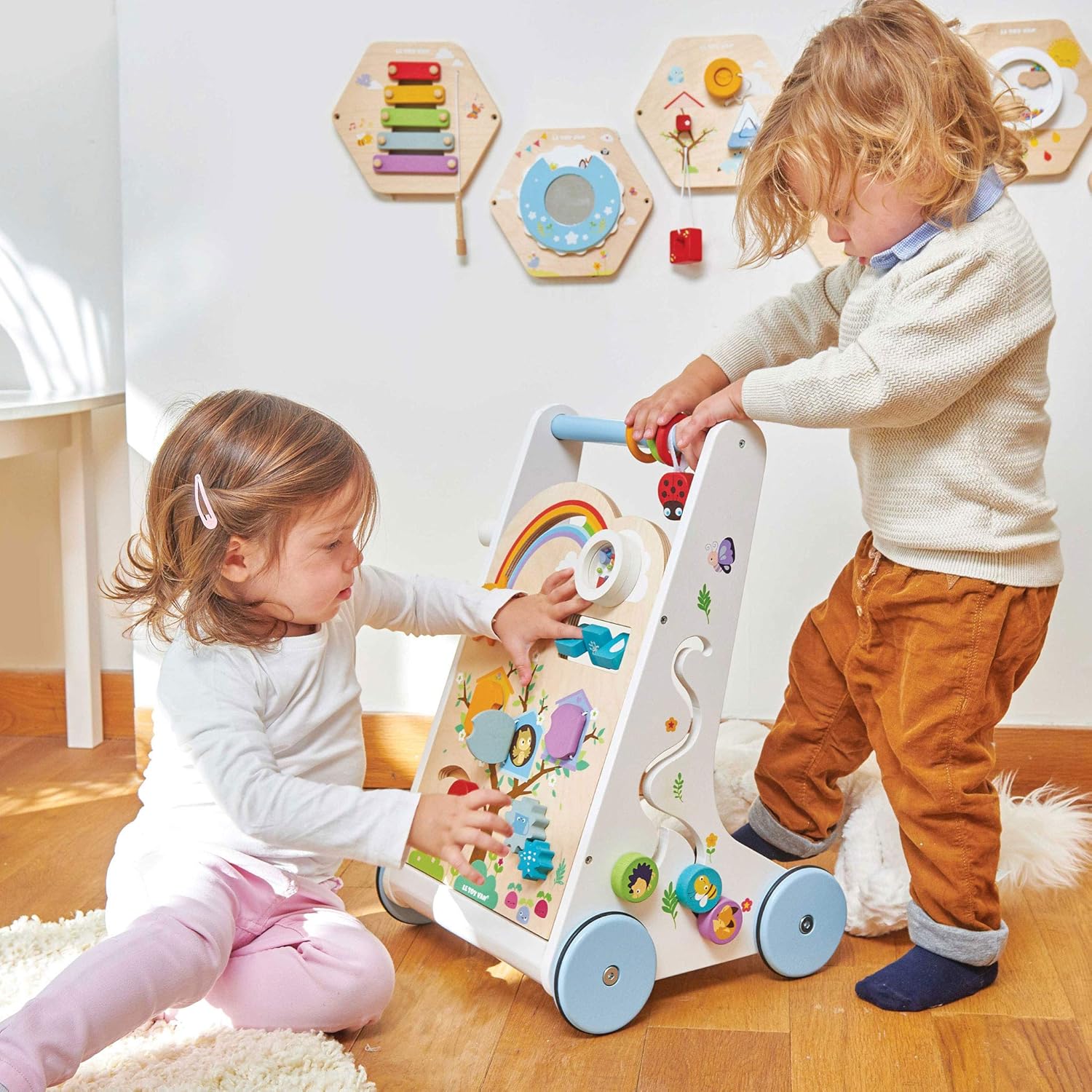 le toy van walker