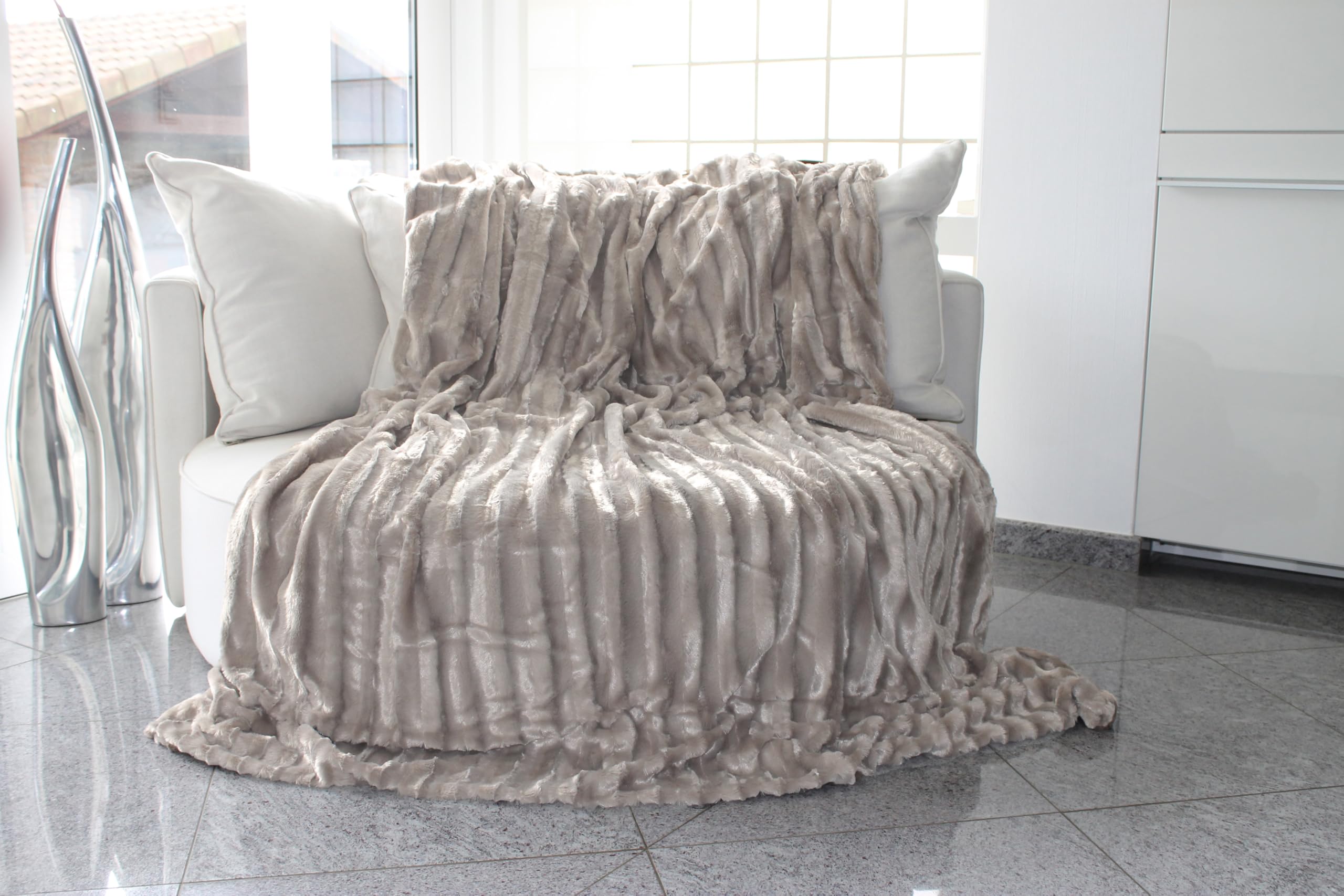 Brandsseller Double Sided Faux Fur Throw Blanket - 60" x 80" - Taupe