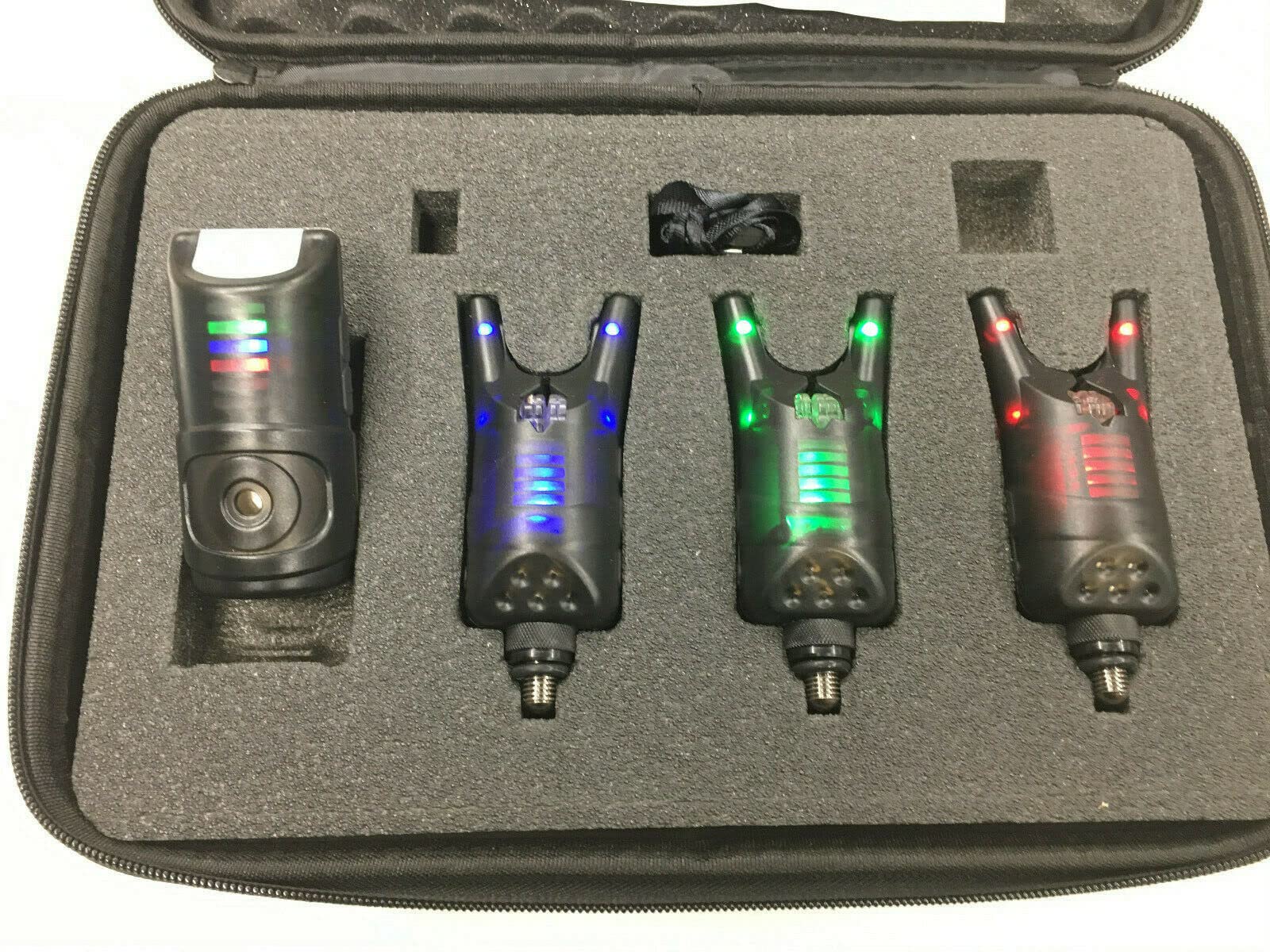 TMC Set of 3 x Wireless Carp bite alarms & Receiver. Rolling Memory LED's, 2.5mm Jacks, 20 Second Memory LED, Supplied in a Case