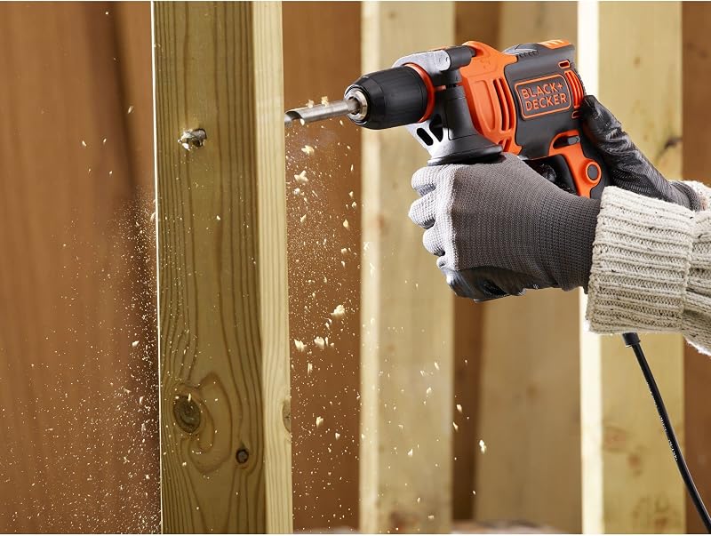 Broca de martelo com fio black + decker beh710k 710 w 13 mm mandril com alça lateral inclui 4 brocas e estojo laranja/preto