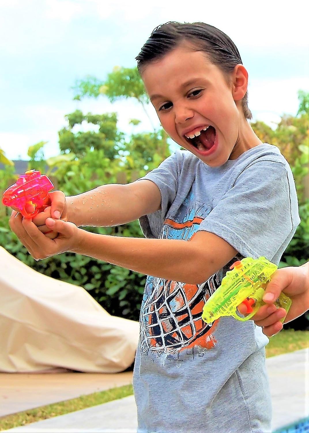 Water Guns (4 units in 1 Pack)| Toy Squirt Gun| Item #858-1p: Toys & Games