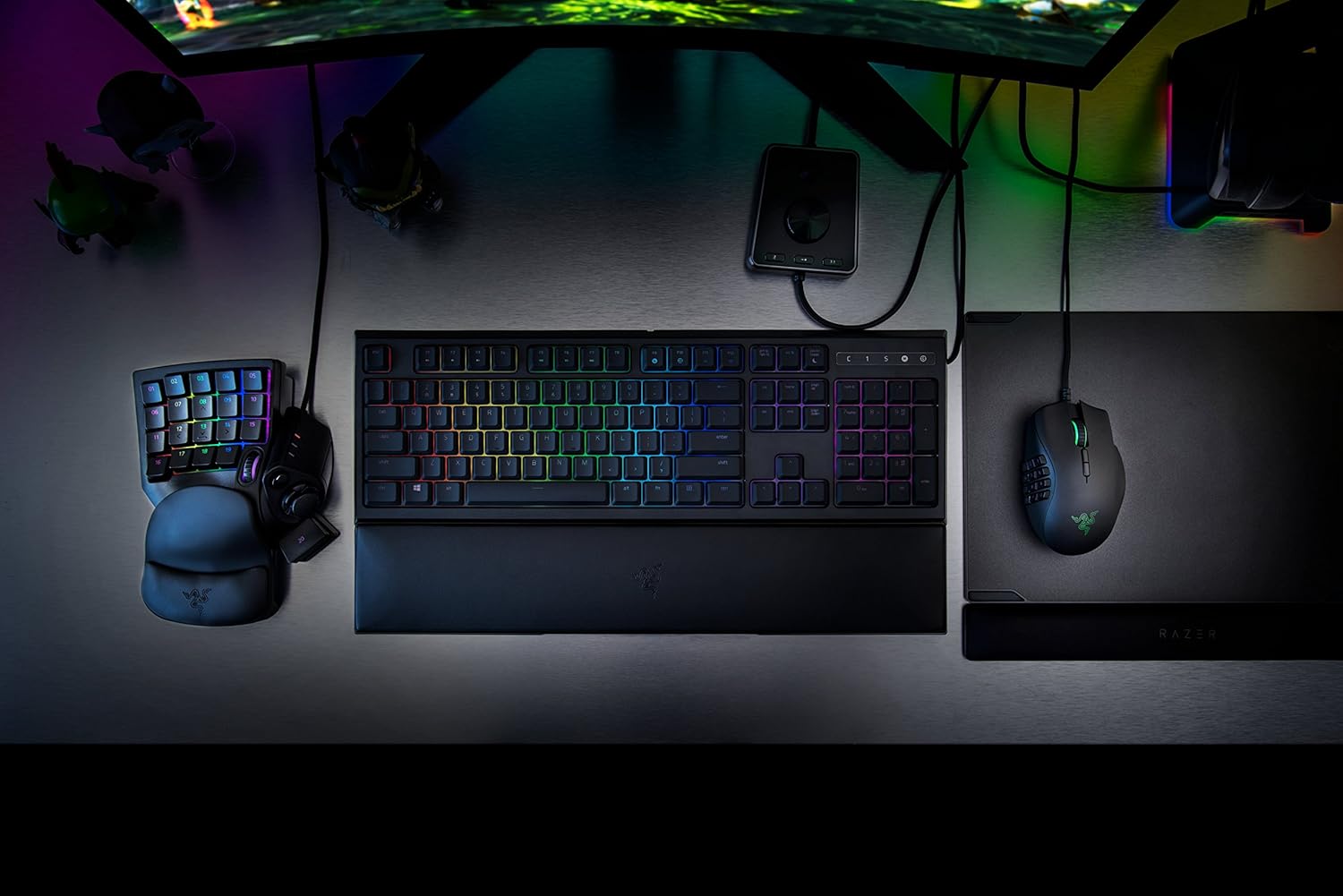 Razer Tartarus v2 Gaming Keypad: Mecha-Membrane Key Switches - 32 Programmable Keys - Customizable Chroma RGB Lighting - Programmable Macros - Classic Black: Computers & Accessories