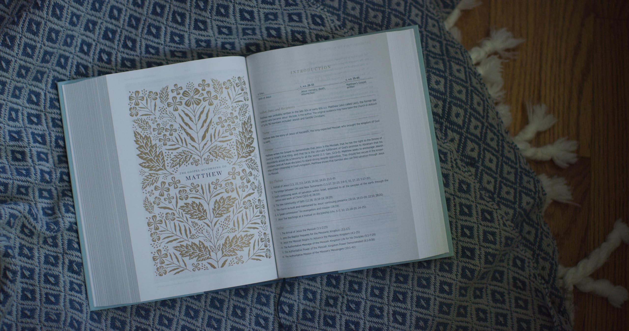 ESV Women's Study Bible (Hardcover): Holy Bible, English Standard Version ESV Women's Study Bible (Hardcover): Holy Bible, English Standard Version Hardcover