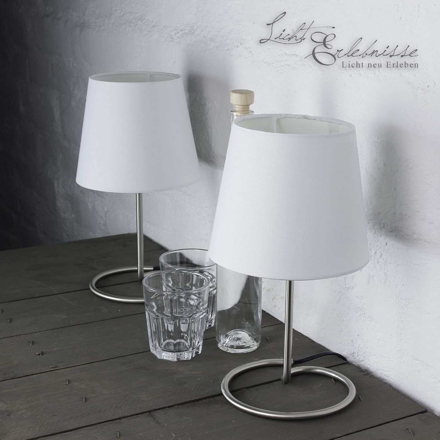 Dekorative Nachttischlampe im praktischem 2er Set mit Stoffschirm in