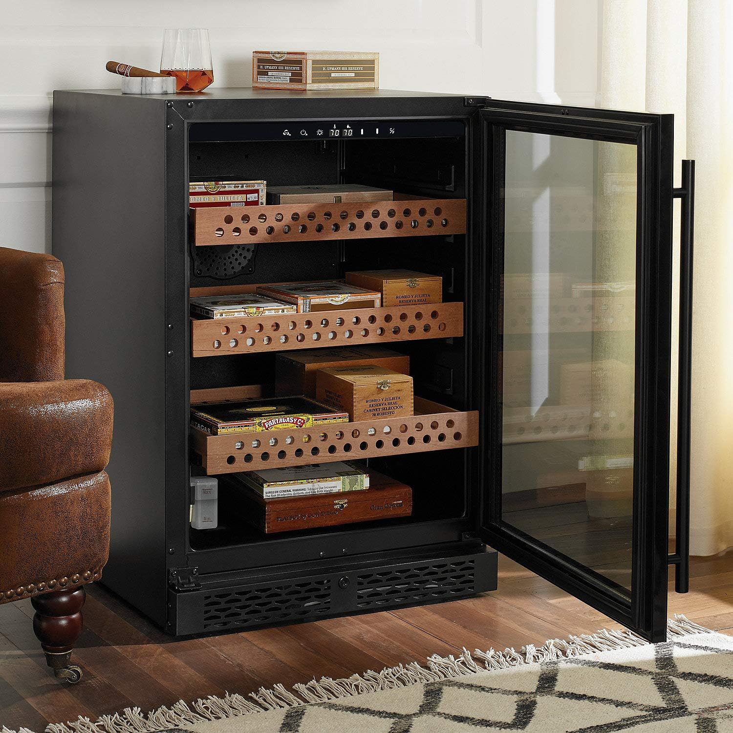 Amazon Com Vinotheque Cigar Humidor Kitchen Dining