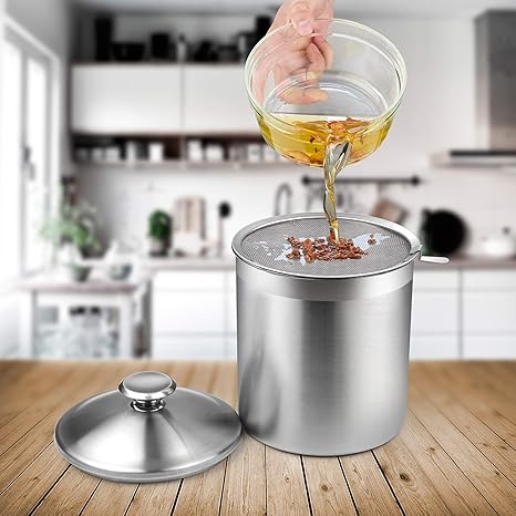 Amazon Com Cook N Home Speciality Oil Grease Storage Can With Strainer 3 5 Quarts Steel 2651 Kitchen Dining