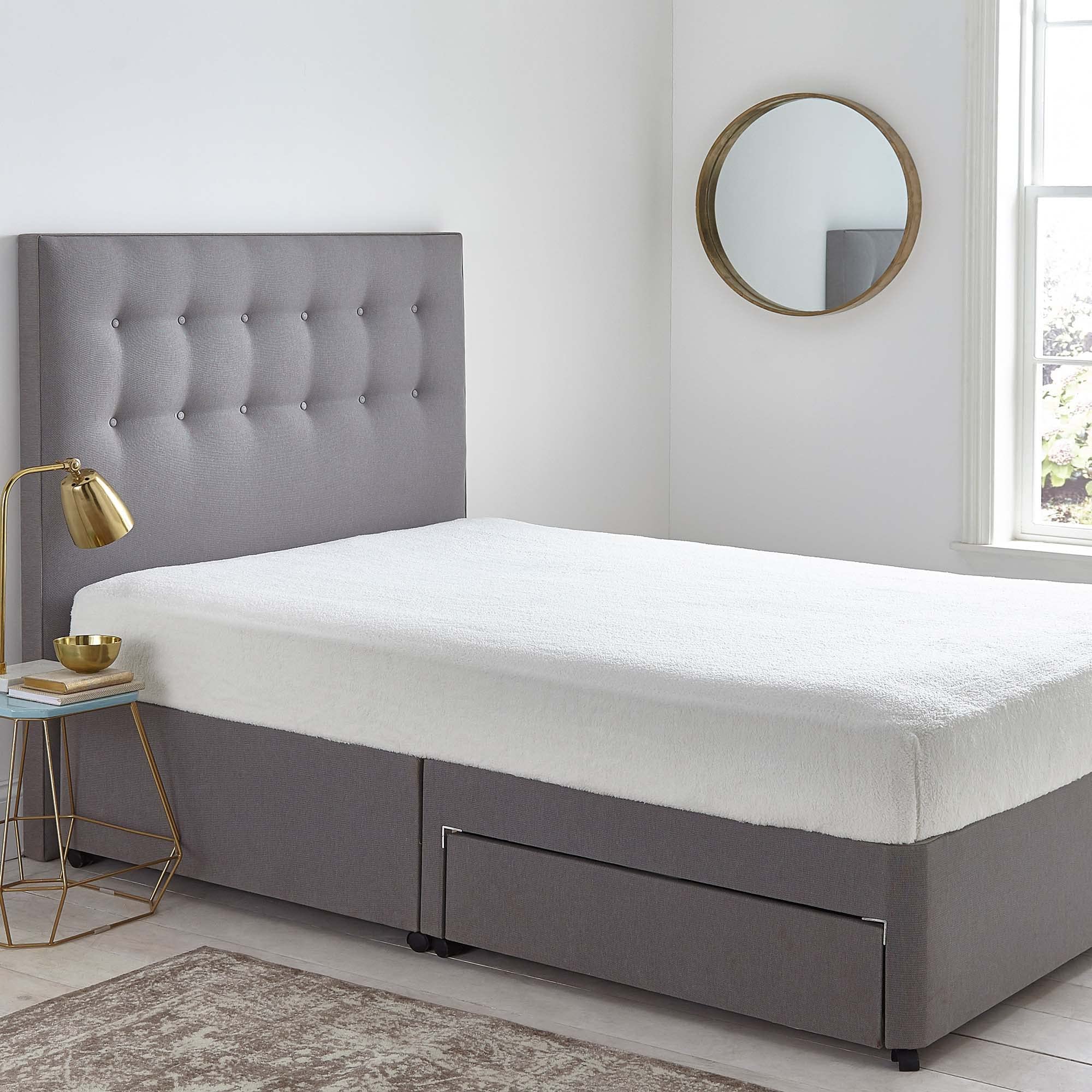 Silentnight Teddy Fleece Fitted Sheet Single Cream - No-Iron Luxury Linen Bottom Bedsheet - Elastic Hem to Snugly Fit Around Your Mattress - Snuggle Season Range