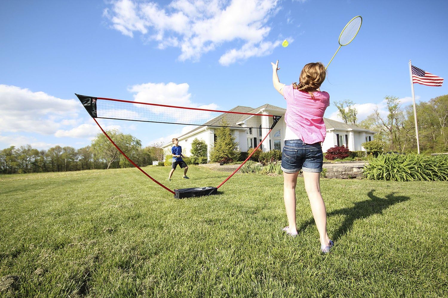 Zume Games Portable Badminton Set with Freestanding Base – Sets Up on Any Surface in Seconds – No Tools or Stakes Required : Badminton Sets : Sports & Outdoors