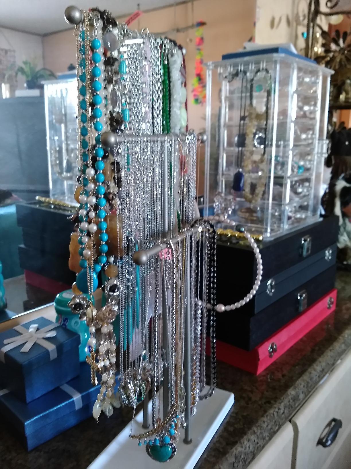 6/mo Finance Umbra Trigem Hanging Jewelry Organizer Tiered Tabletop