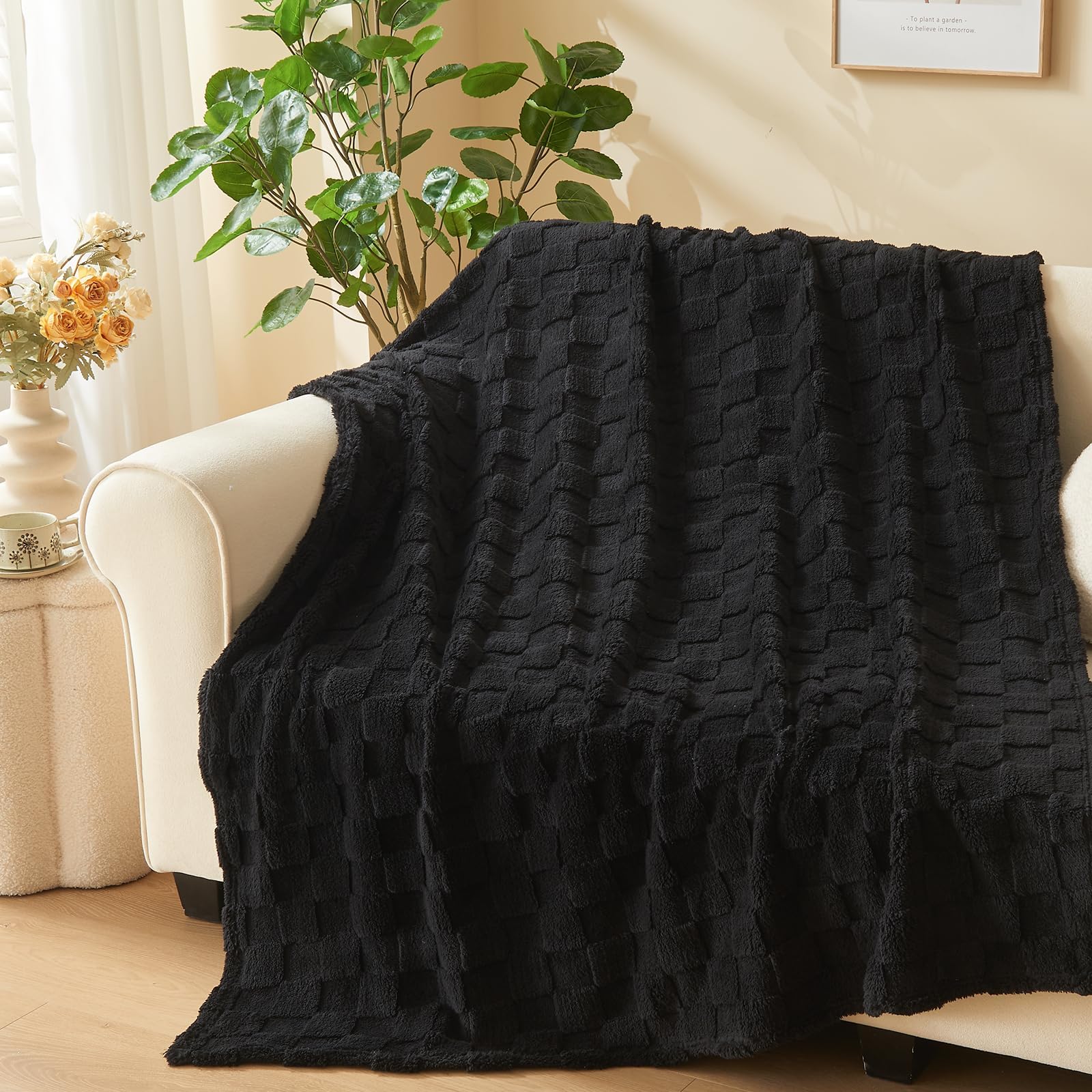 NEWCOSPLAY Super Soft Throw Blanket Black Premium Silky Flannel Fleece 3D Checkered Lightweight Bed Blanket All Season Use (Black Checkered, Throw(50"x70"))
