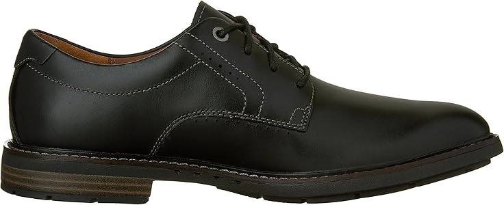 clarks unelott plain black