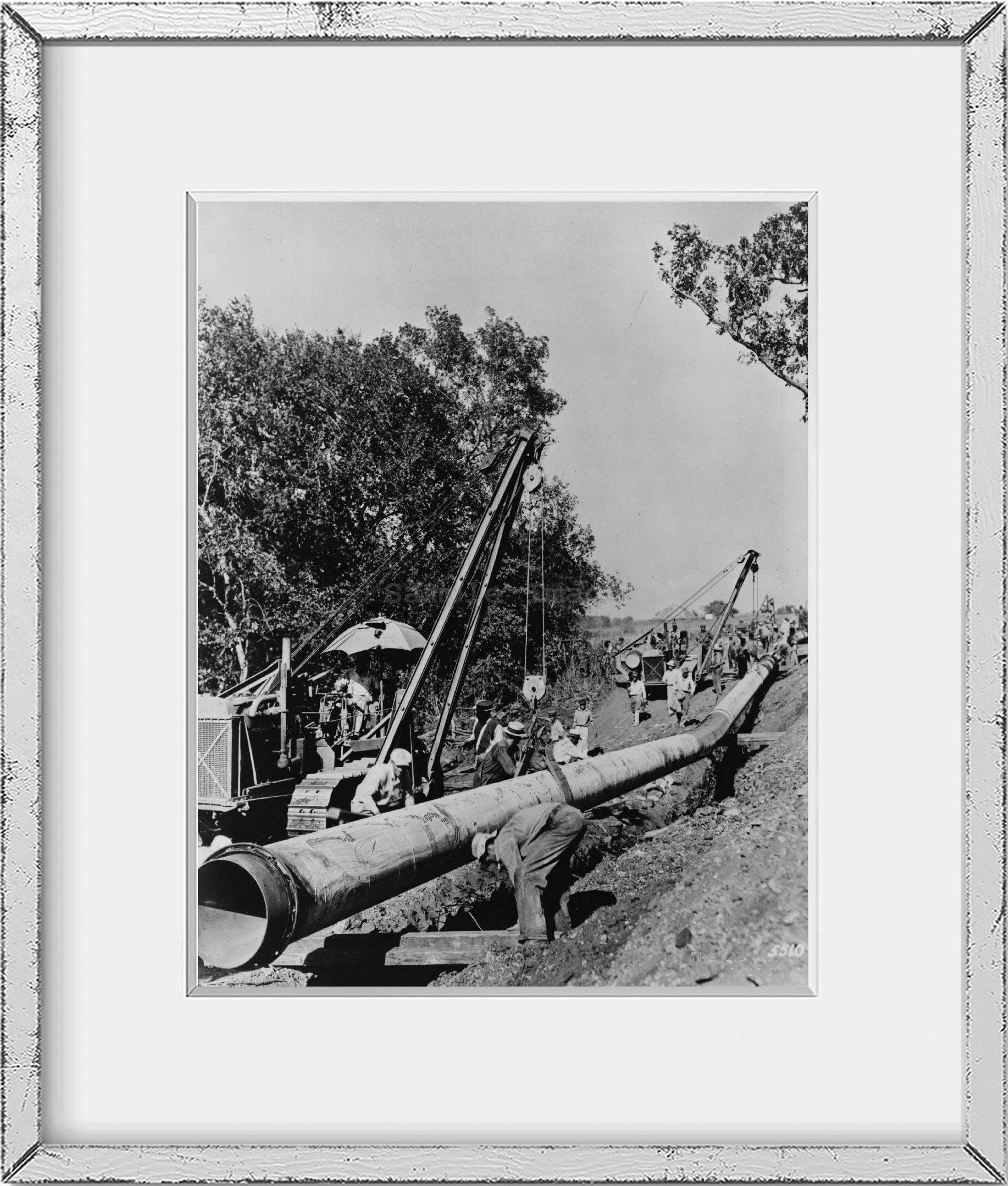 INFINITE PHOTOGRAPHS Photo: 1942 Oil Pipeline-Longview, Texas-TX-Salem, Illinois-IL Size: 8x10 (Approximately)