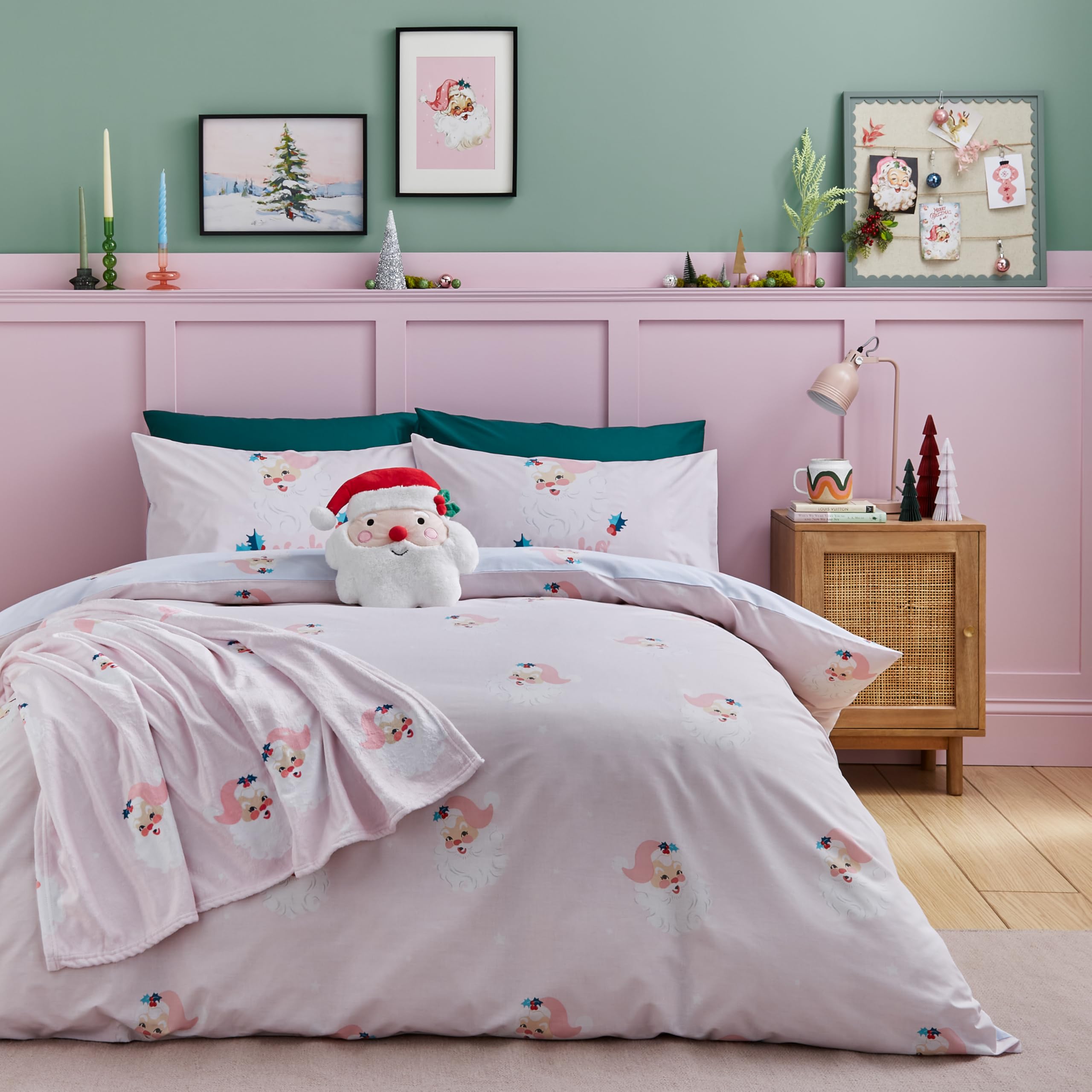 Catherine Lansfield Vintage Christmas Santa Reversible King Duvet Cover Set with Pillowcase Pink