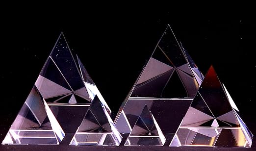 Klare Pyramide aus Regenbogen Kristallglas - Feng Shui Lichtbrecher Heilpyramide - Deko Kristall Glas - Energiepyramide - pos