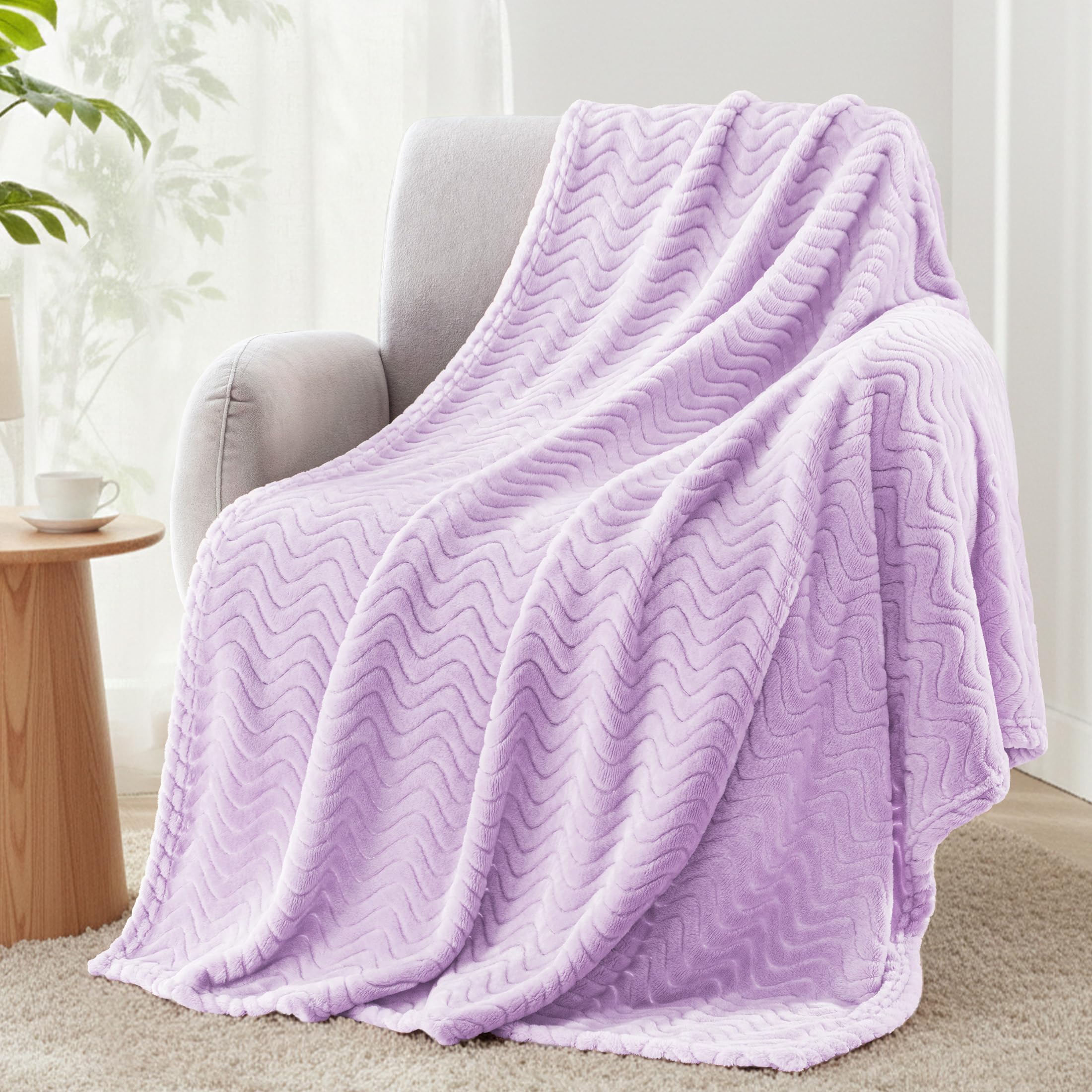 Exclusivo Mezcla Fleece Throw Blanket for Sofa, 127x178 CM Cozy Lightweight Blankets for All Season, Decorative Giftable Fuzzy Plush Wave Textured Throws for Women, Men, Lilac Purple