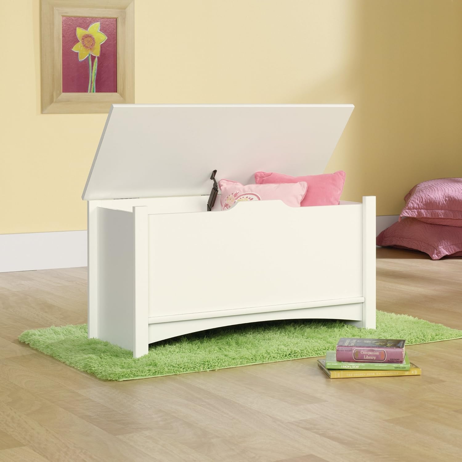 Sauder Shoal Creek Storage Chest, Soft White finish: Furniture & Decor