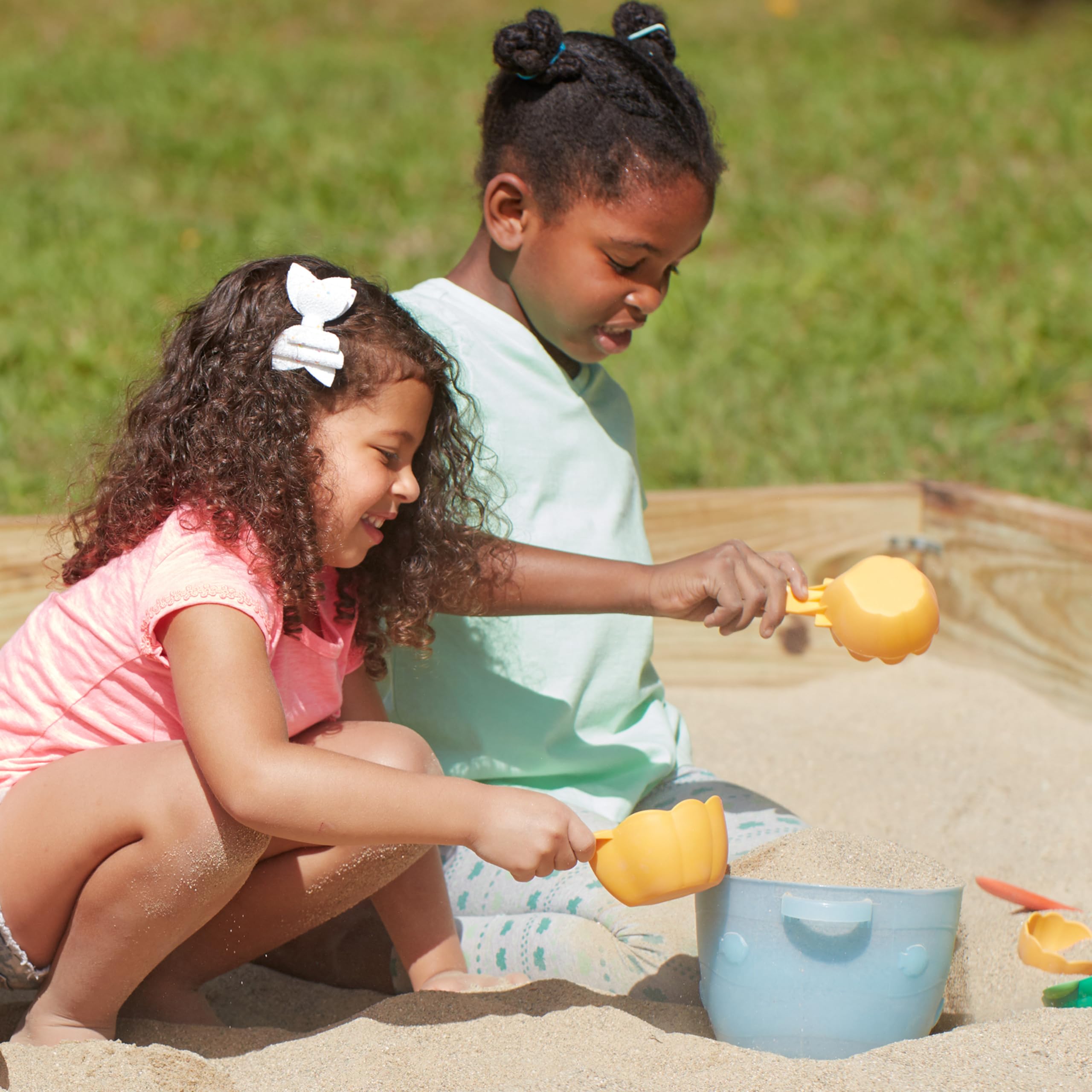 Melissa & Doug Sunny Patch Seaside Sidekicks Sand Baking Set-Beach Toy, Outdoor Play for Kids Ages 3+