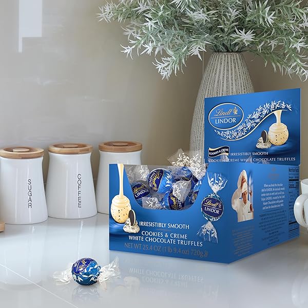 LINDT LINDOR COOKIES AND CREME WHITE CHOCOLATE CANDY TRUFFLES WITH SMOOTH, MELTING TRUFFLE CENTER, 25.4 OZ., 60 COUNT