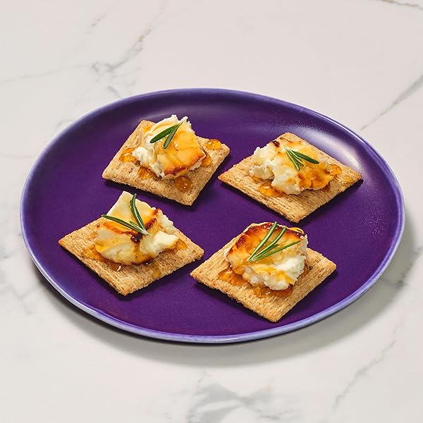 TRISCUIT ROSEMARY & OLIVE OIL WHOLE GRAIN WHEAT CRACKERS, LUNCH SNACKS, SNACK CRACKERS, 8.5 OZ