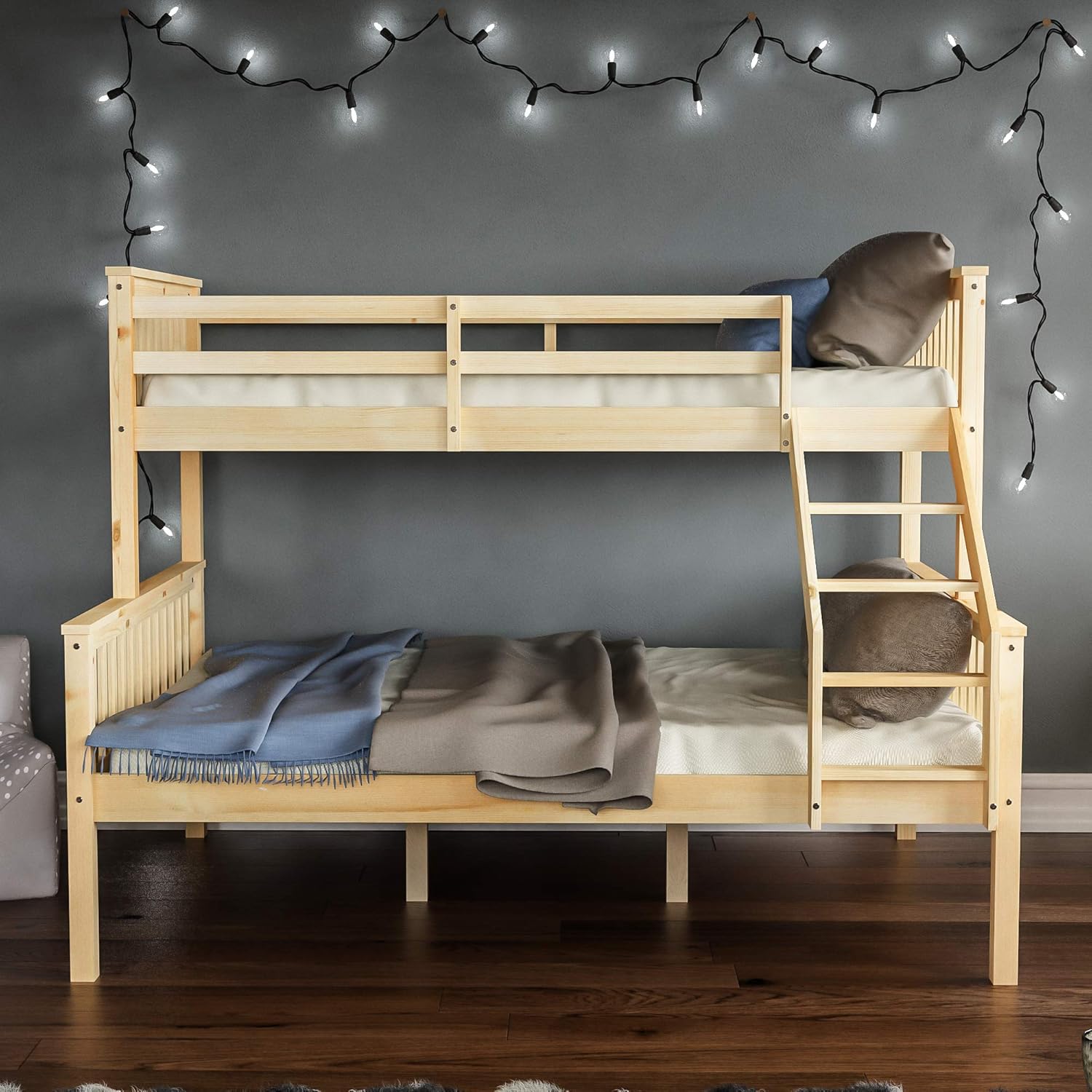 Vida Designs Milan Triple Bunk Bed, Three Sleeper, Solid Pine Wood