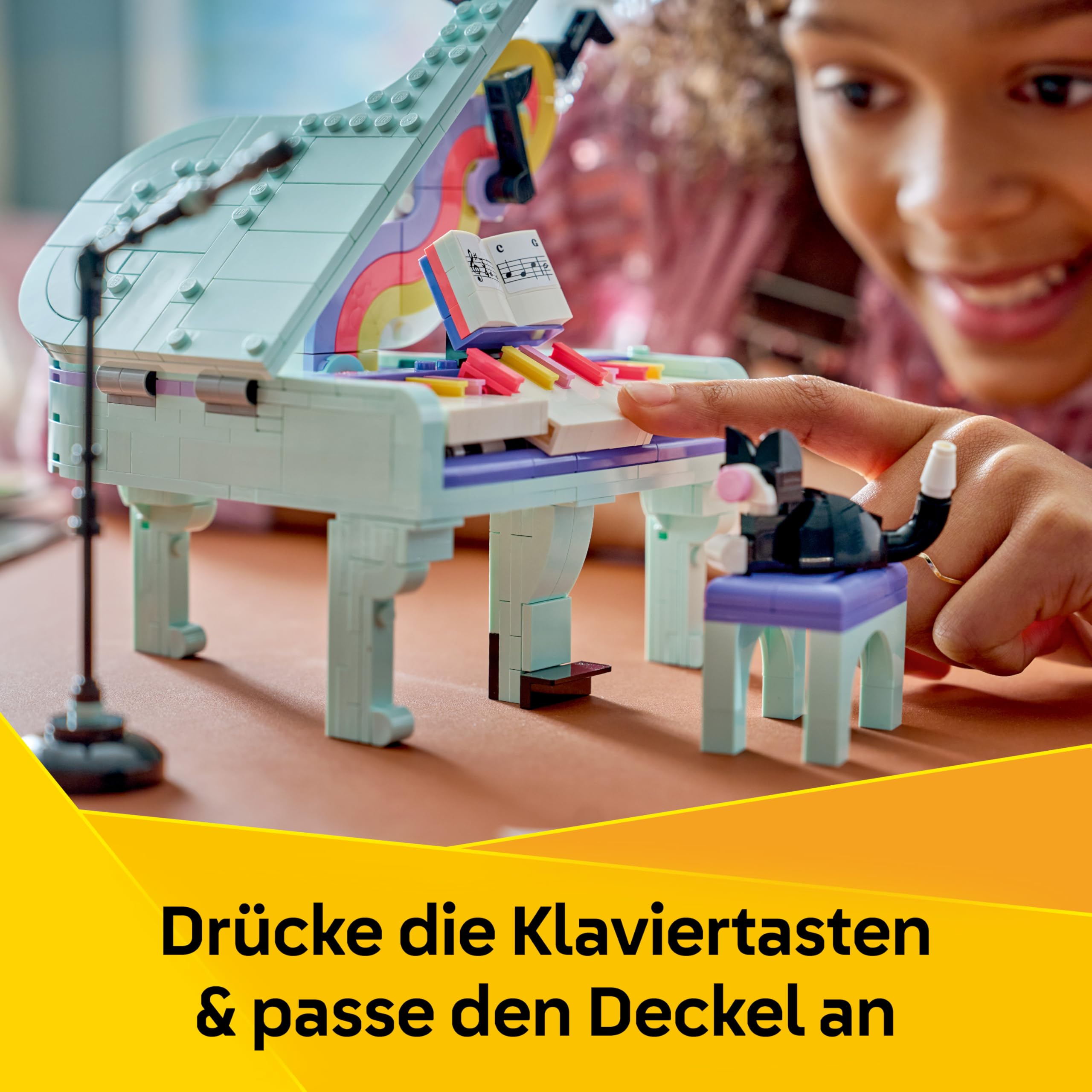 LEGO Creator 3-in-1-Set Deko-Klavier mit Katze - Retro Modellbau mit 3 Bauoptionen: Klavier, Radio oder Plattenspieler - DIY Kinderzimmer Deko - Geschenk für Mädchen und Jungen ab 9 Jahren - 31392 4