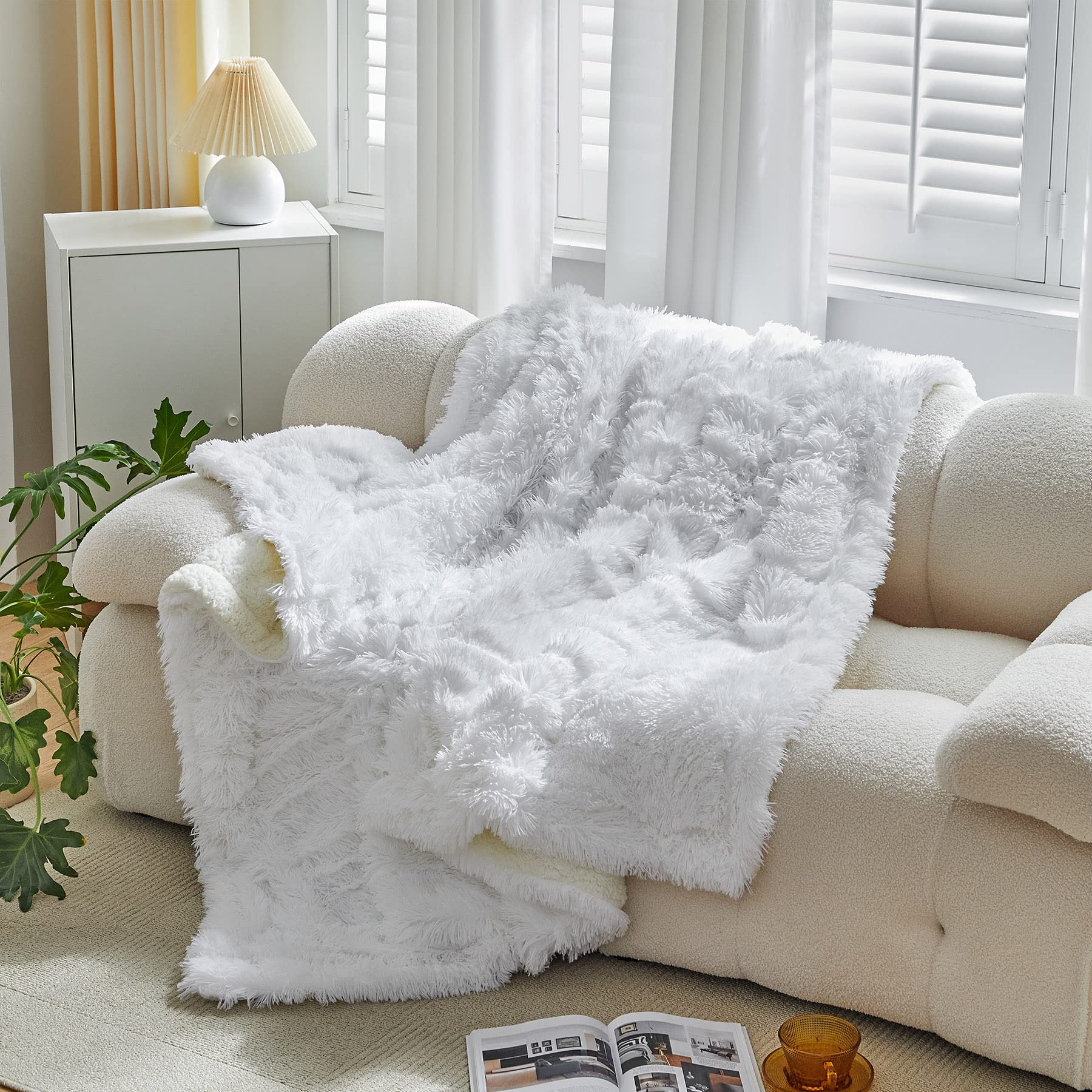Wajade Fluffy Fuzzy Throw Blanket Super Soft Warm Large Blanket for Bed Couch Car Sherpa Faux Fur Blanket,Cream White 200x220CM