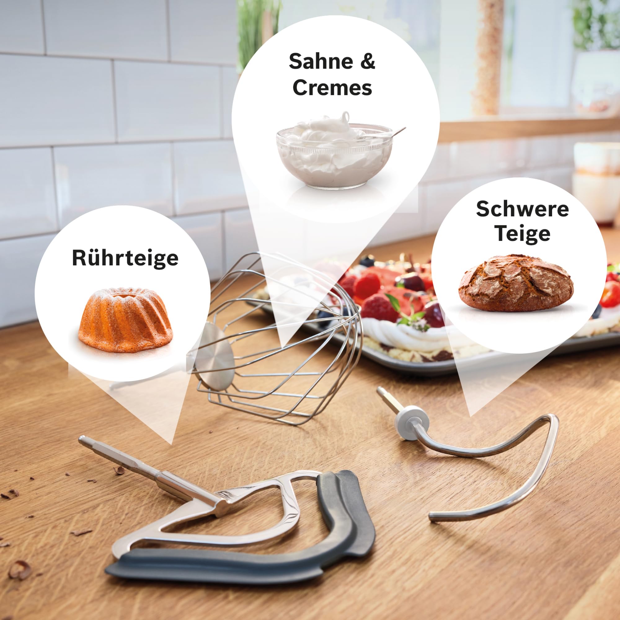 Bosch Küchenmaschine Serie 4, integrierte Waage, Mixer 1,25 L, Edelstahl-Schüssel 3,9 L, Profi-Knethaken, Schnee-, Silikonbesen, Durchlaufschnitzler, 4 Scheiben, 1000 W, weiß, MUM5XW20 8