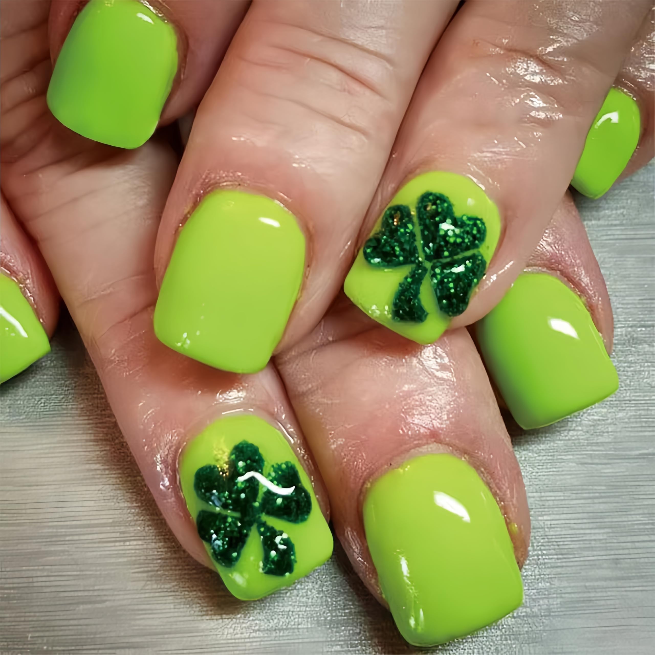24Pcs St. Patrick's Day Press on Nails Short Square Fake Nails with 5D Green Glitter Four Leaf Clover Designs Spring Lucky Clover Glue on Nails Green Acrylic False Nails Holiday Gift for Women Girls