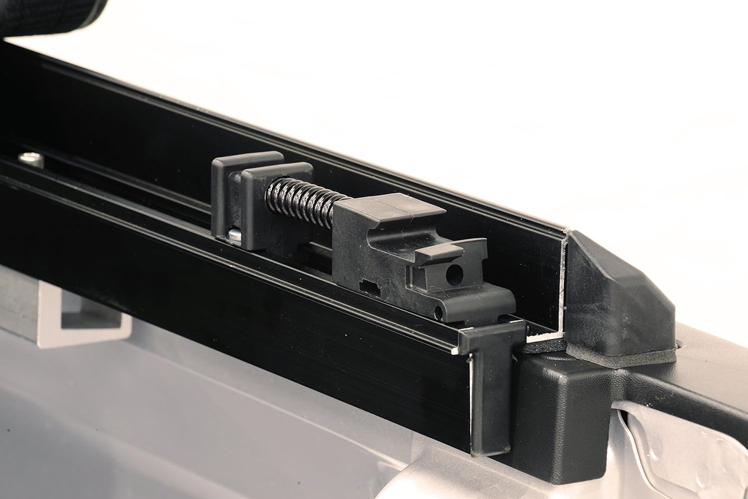 Amazon Com Extang Express Tool Box Soft Roll Up Truck Bed Tonneau Cover 60435 Fits 09 18 19 20 Classic Dodge Ram 1500 2500 3500 8 Bed Automotive