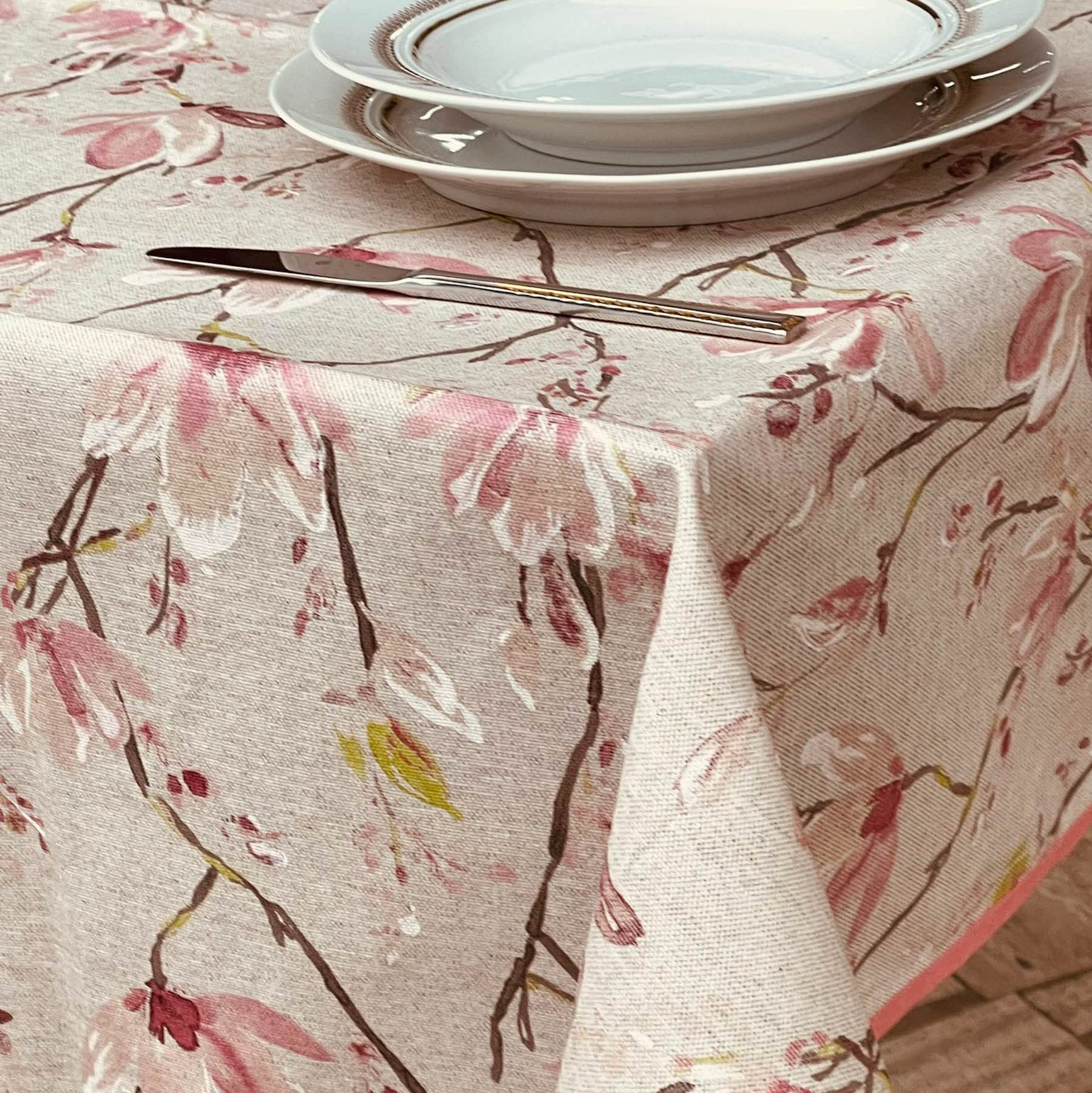 Manifattura Tessile Liquidproof Resin Cotton Stain Resistant Tablecloth for Indoor and Outdoor Use (Magnolia, Oval x8 220)