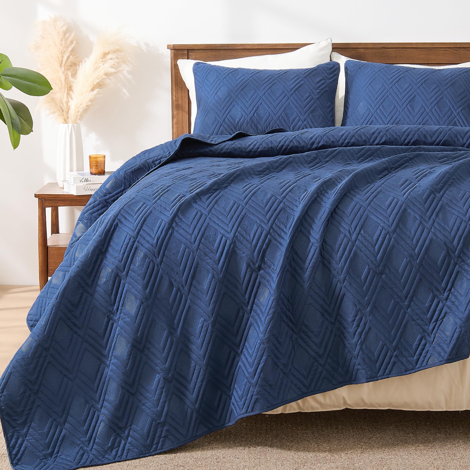 Photo 1 of EMME Quilts Queen Size Bedding Sets, Navy Blue Bedspread Soft Lightweight Pre-Washed Quilt, 3 Piece Cozy Reversible Microfiber Ultrasonic Coverlet with Pillow Sham (Diamond Pattern,90"x90")