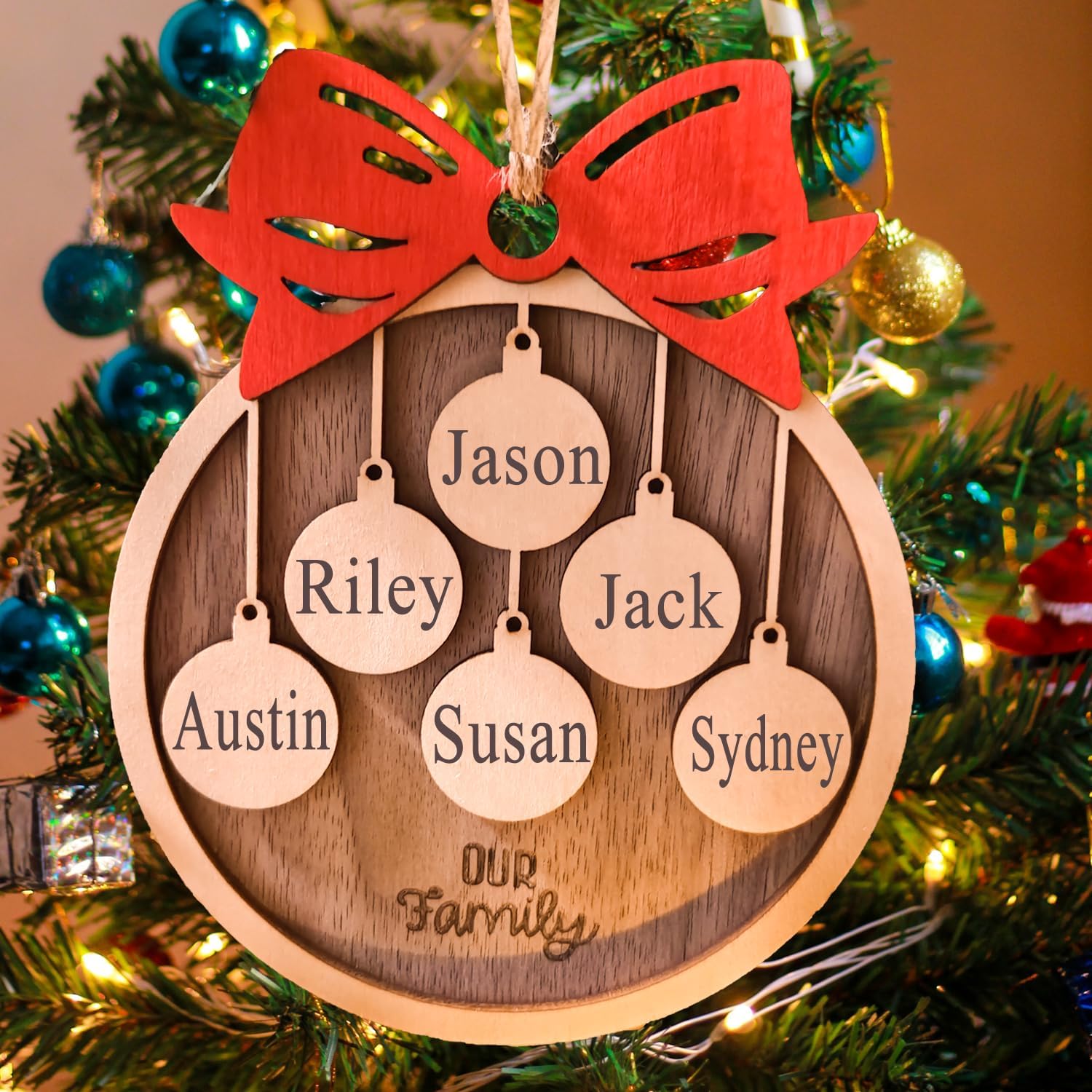 Tree Toppers - Personalized 2023 Christmas Ornaments, Customize 1-10 Names Christmas tree decoration Laser Engraved Names, Comes with a rope (4 Names, Red bow (most options))