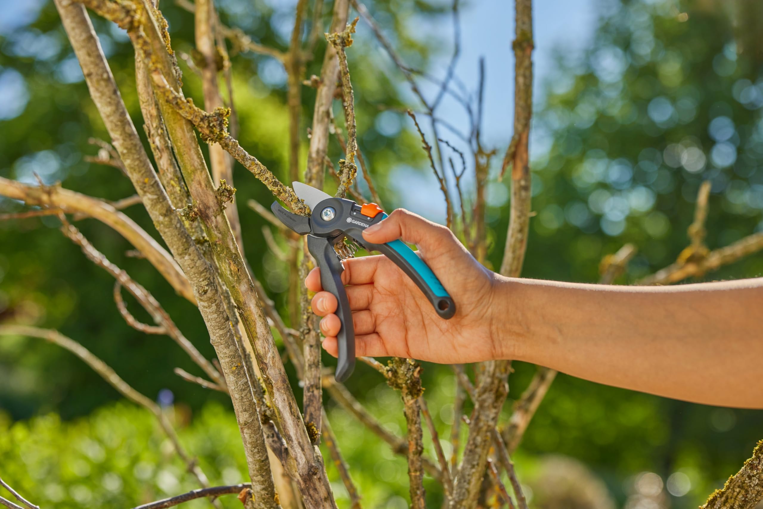 Gardena PremiumCut Gartenschere, Amboss-Schnitt, für trockenes Holz, 20 mm Schnittdurchmesser, ergonomische Griffe, PowerCoating-Klingen, in Deutschland hergestellt (12240-20) 5