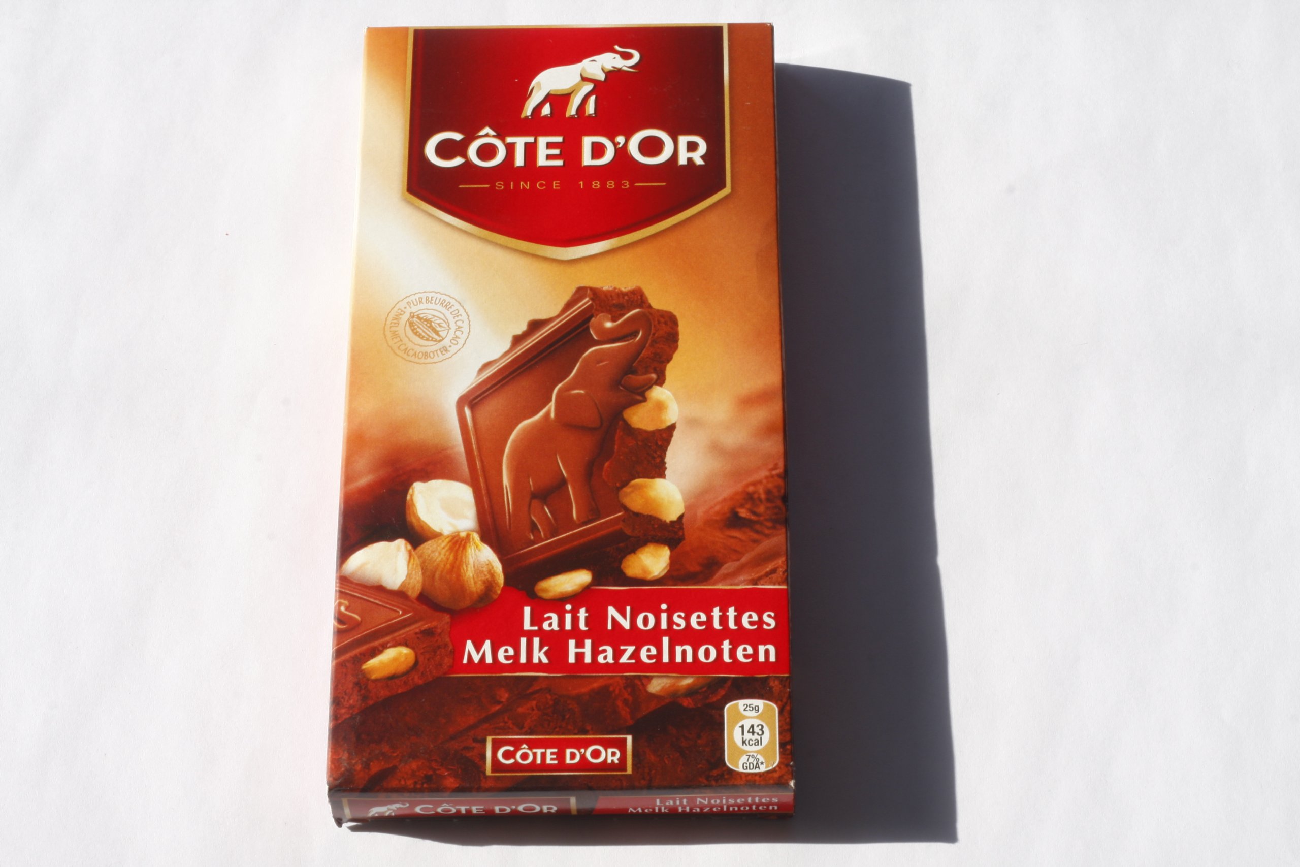 Cote D'Or Dark Chocolate w/Almonds 200 g. Candy And