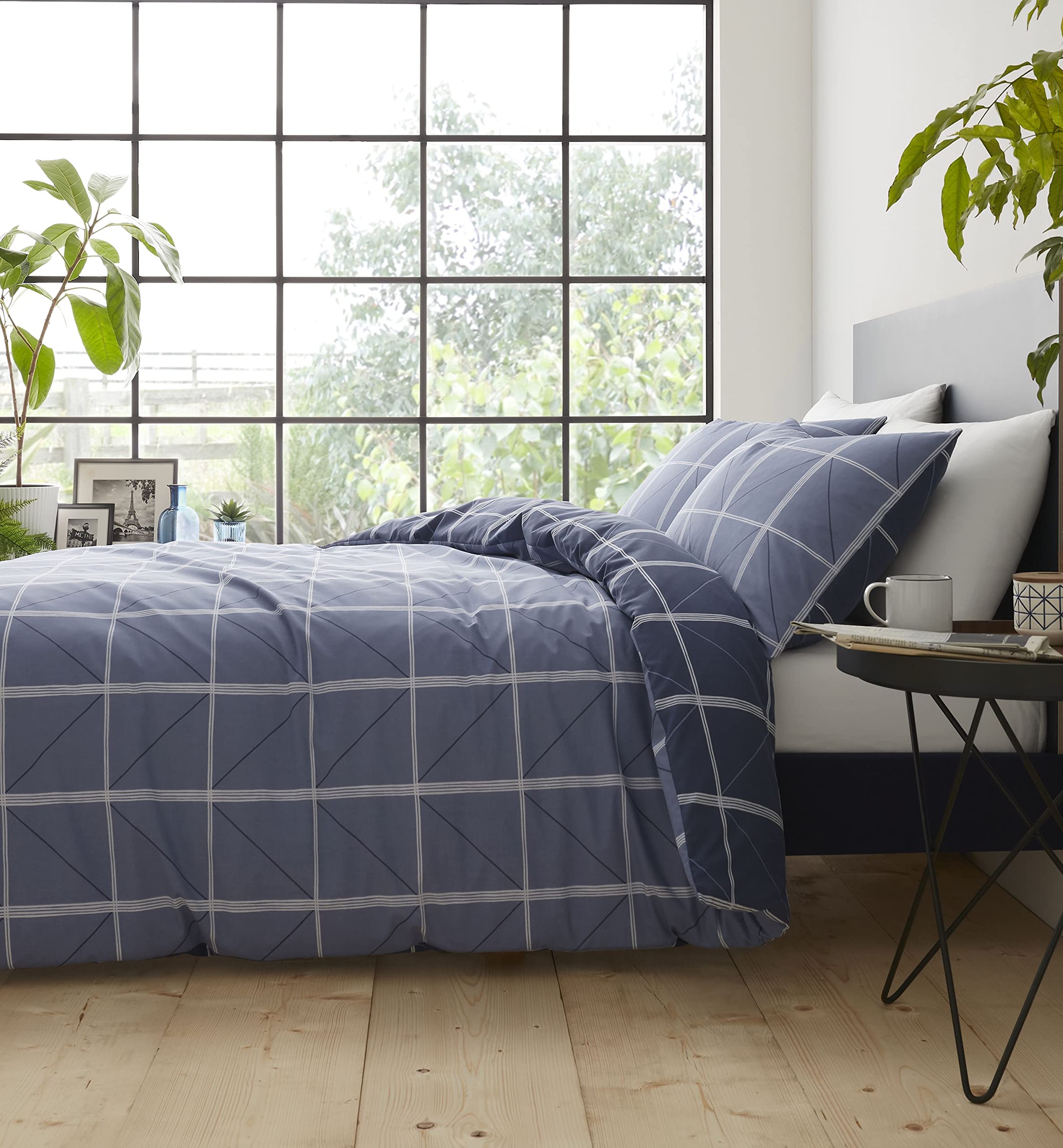 Catherine Lansfield Geometric Grid Easy Care King Duvet Set Blue BD/55364/W/KQS/BL