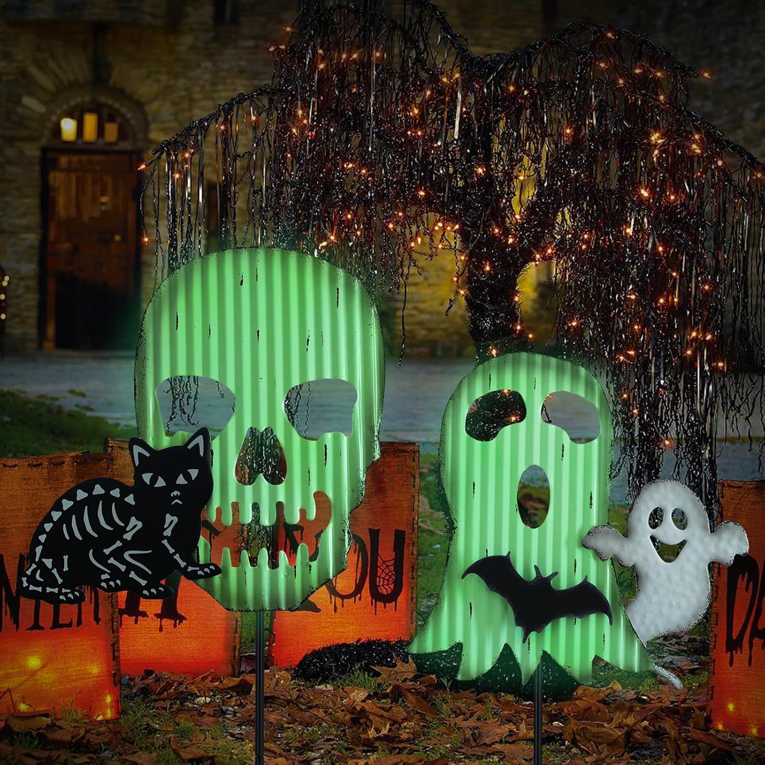 Decorative Garden Stakes - YEAHOME Halloween Decorations Outdoor, Set of 2 Glow in The Dark Skull Ghost Garden Stakes for Halloween Decor, Metal Yard Signs for Outside Garden Lawn Porch Decorations