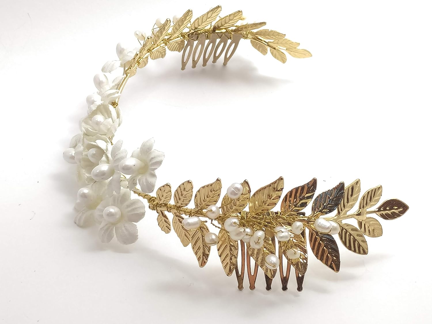 TIARA DE NOVIA HECHO A MANO EN PEDRERIA, HOJAS METALICAS, PORCELANA Y