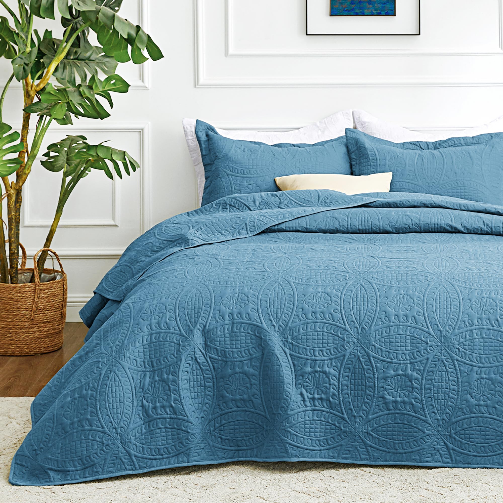 Love's cabin King Size Quilt Bedding Set Misty Blue Bedspreads - Bed Lightweight Bedspread Comforter - Coin Pattern Bedding Coverlet for All Season - 3 Pieces (1 Quilt, 2 Pillow Shams) Image