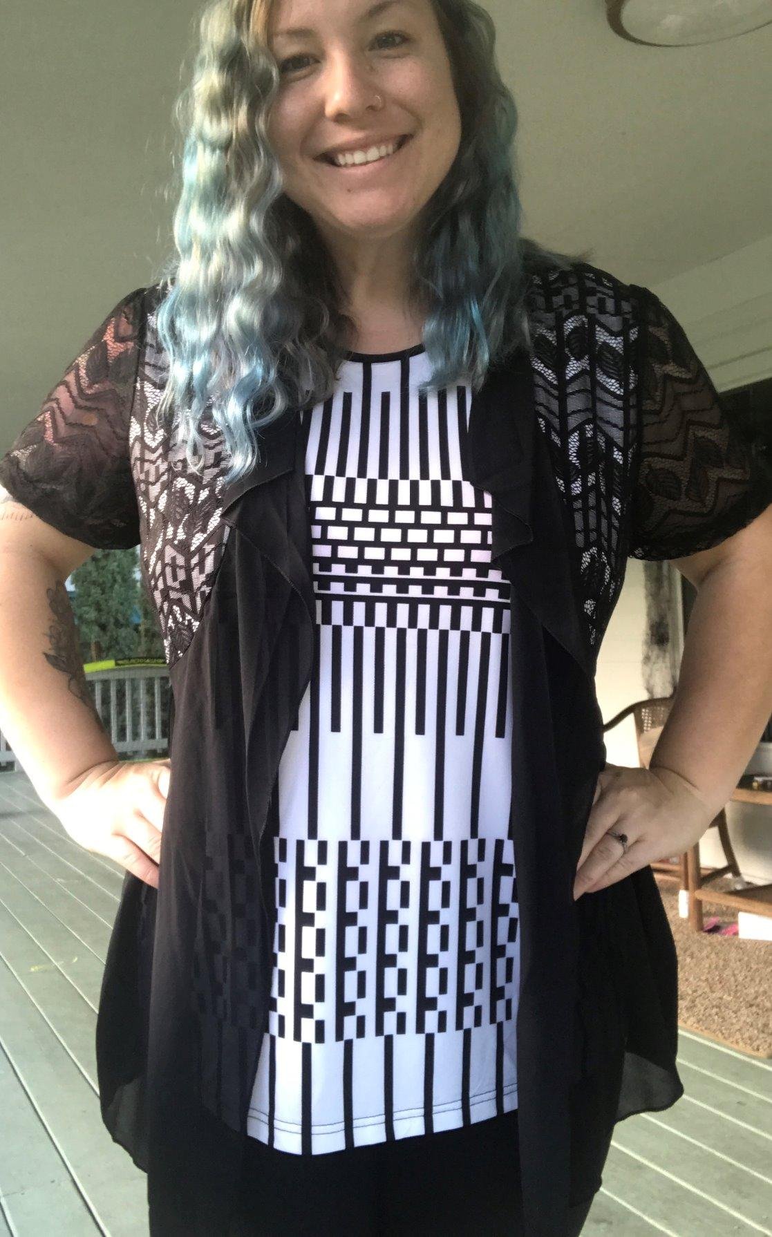 DILANNI Womens Lace Short Sleeve Comfy Tunic Tops for Leggings T-Shirt for Mom