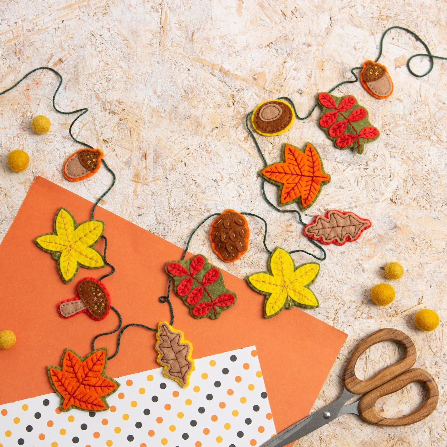 Hawthorn Handmade Autumn Garland Making Kit. Felt Craft Kit for Adults, Felting Kit Including Wool Felt Sheets, DMC Cotton Thread, Embroidery Needle, Instructions. Autumn Crafts for Adults, 2M Long