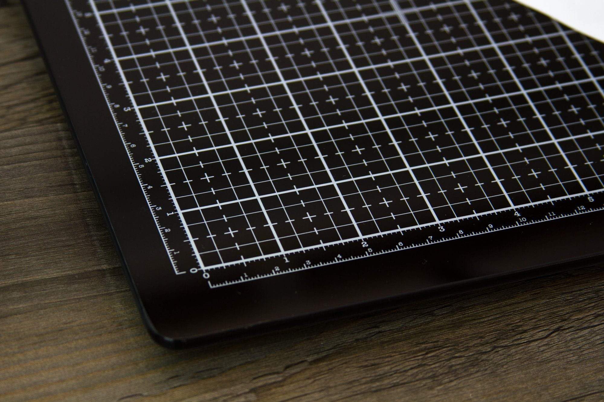 Tim Holtz Travel Glass Cutting Mat - Portable Work Surface with 8x8 Measuring Grid and Palette for Mixed Media - Art Supplies with Carry Case