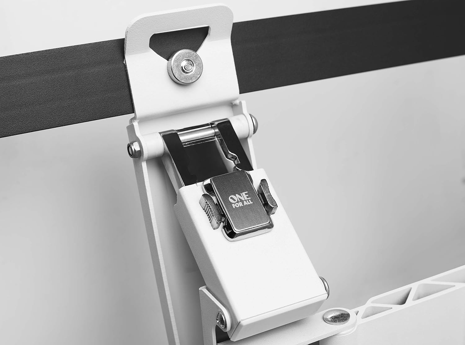 One For All XL TV Bracket, Screen size 32-90”- Unique handle for smooth movement, 120° Turn and 20° Tilt adjustment - Image 4