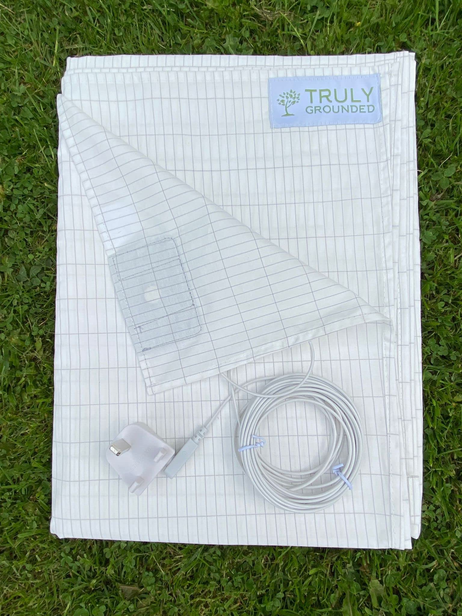 Earthing/Grounding Sheet with conductive silver threads (King (153 * 203cm)) inc. Cord and UK Adapter