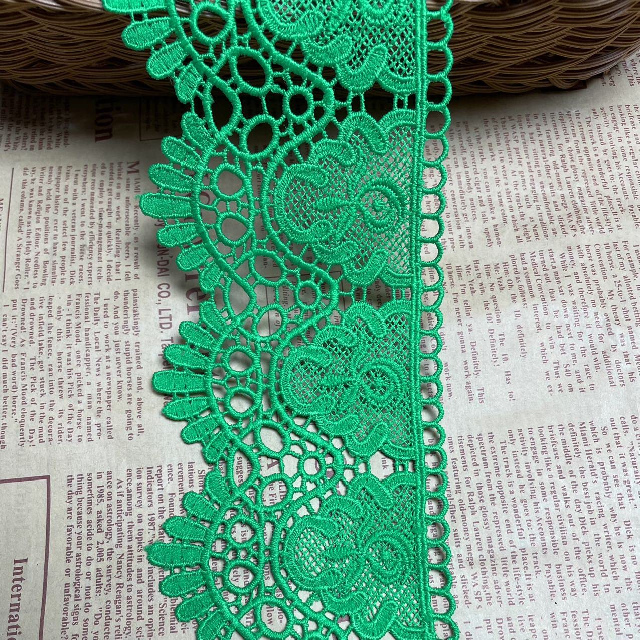 Little lane lace 9CM Width Europe Crown Pattern Inelastic Embroidery Lace Trim,Curtain Tablecloth Slipcover Bridal DIY Clothing/Accessories.(2 Yards in one Package) (Green)