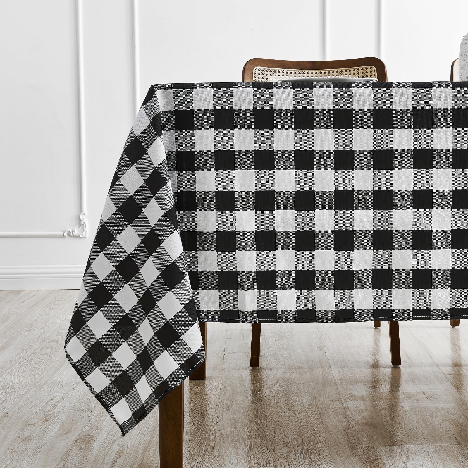 BALCONY & FALCON Gingham Table Cloth Rectangle – Machine Washable Wrinkle-Free Buffalo Checkered Tablecloth for 6ft 8ft Tables, Outdoor Picnic, Party, Kitchen Dining Decor (Black White, 57x118 Inch) Image